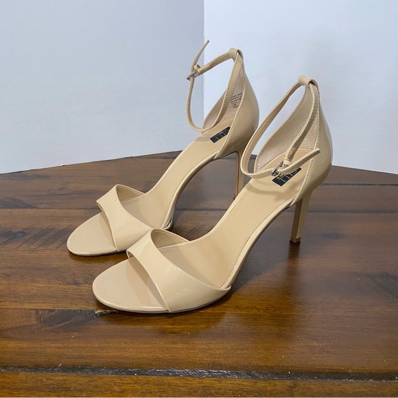 G.I.LI. Colby Nude Leather Ankle Strap Sandals - Picture 1 of 7